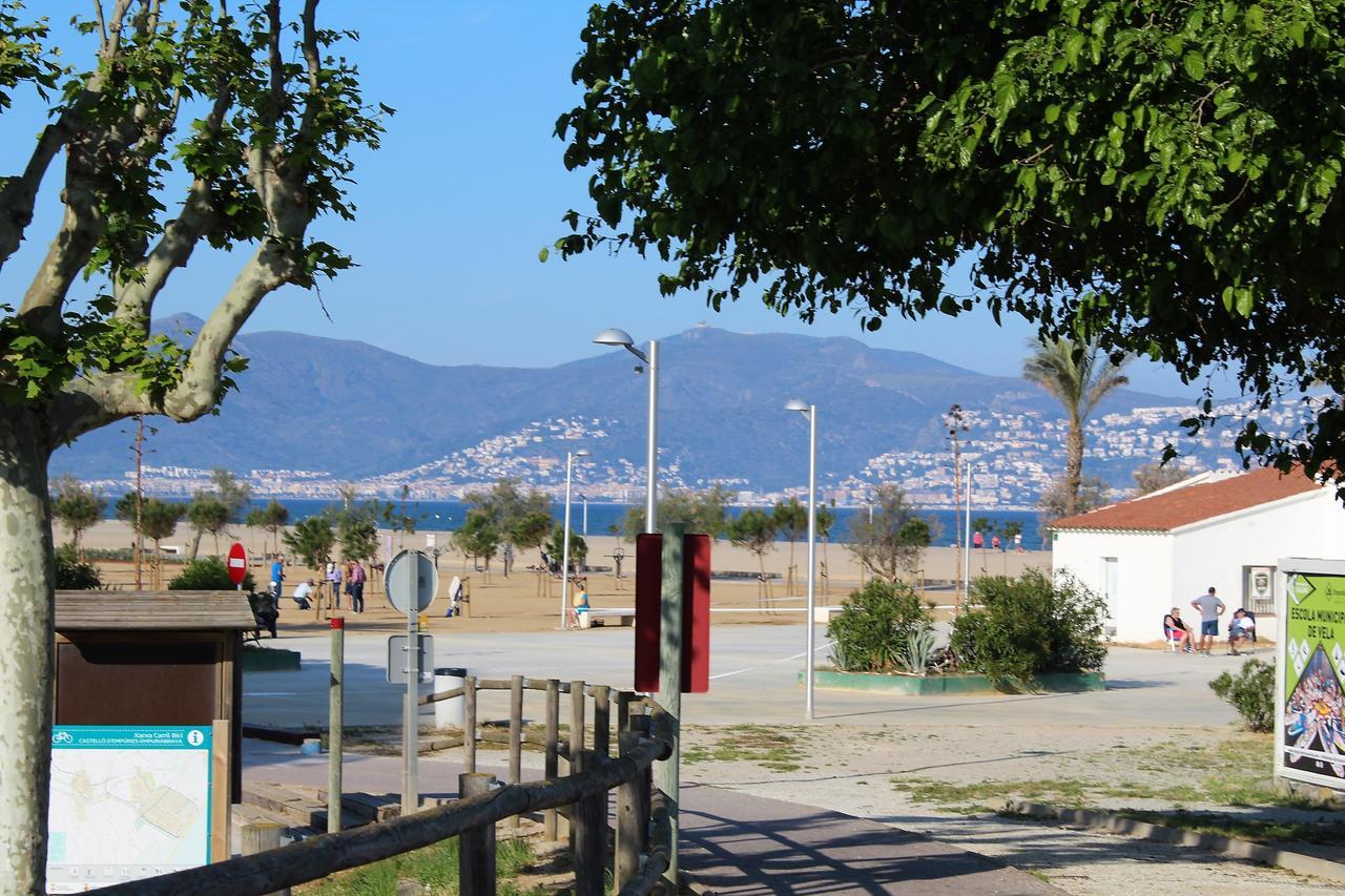 Marina Hollidays *
